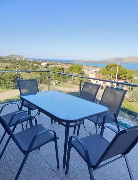 La Pelosa House 1 location